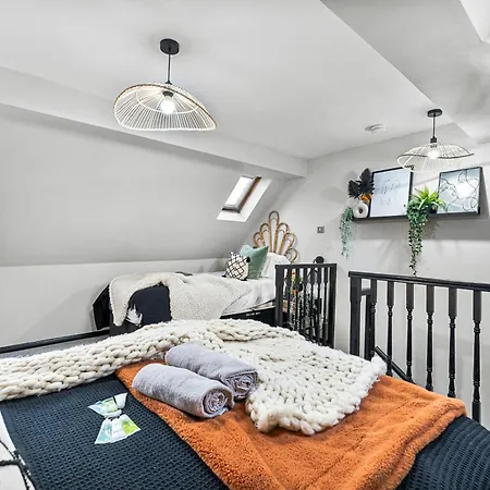 The Jane Austin - 2 Bed In Tatil Evi