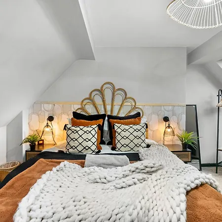 Elegant In Centre - Sleeps 5 Whitby